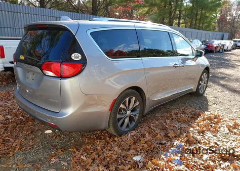 2017 Chrysler Pacifica Limited z USA, uszkodzony, nr VIN 2C4RC1GG2HR504235